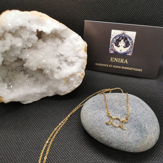 Amulette Triple Lune – Cycle Sacré & Énergie Féminine
