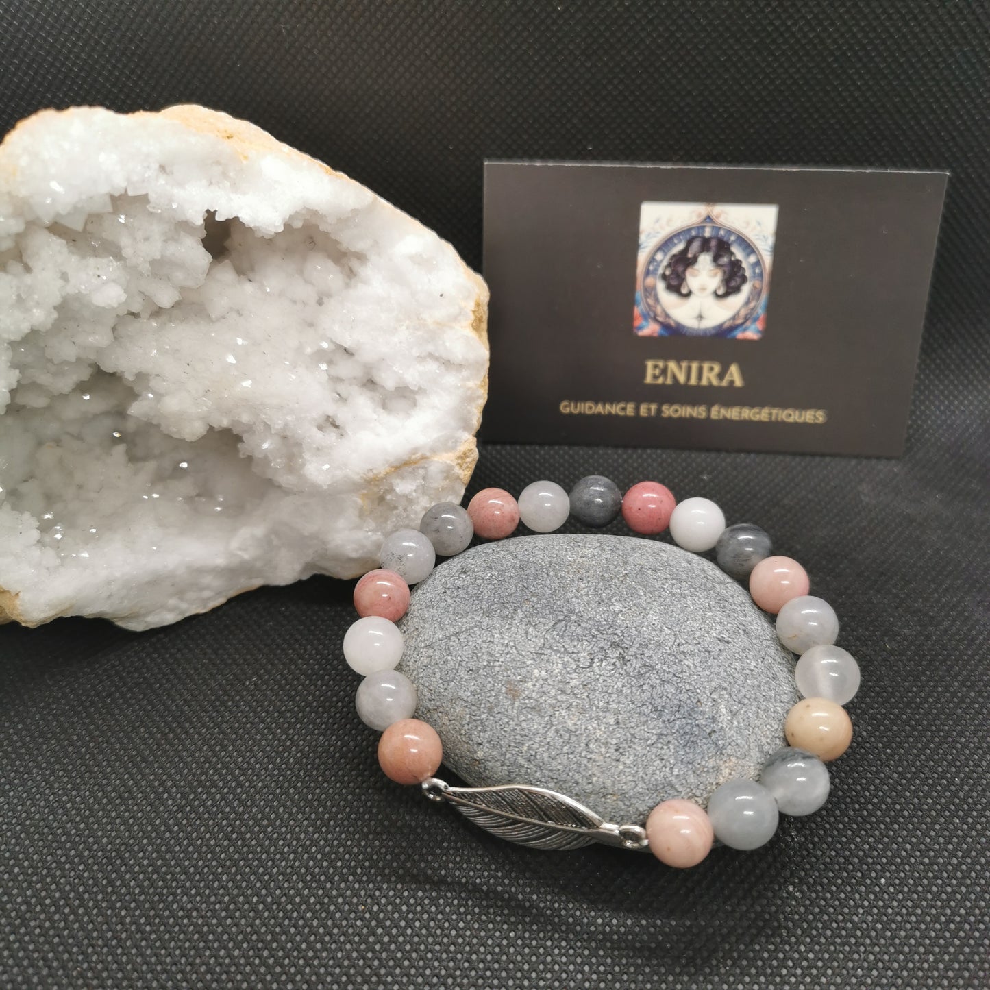 Mala Bracelet Rhodonite & Quartz Gris – Harmonie Émotionnelle & Clarté – Plume – 8 mm