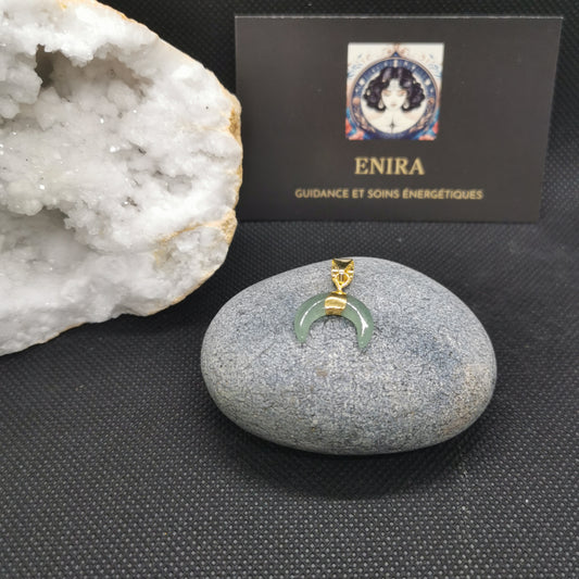 Pendentif Lune Croissante Aventurine Verte – Apaisement & Chance
