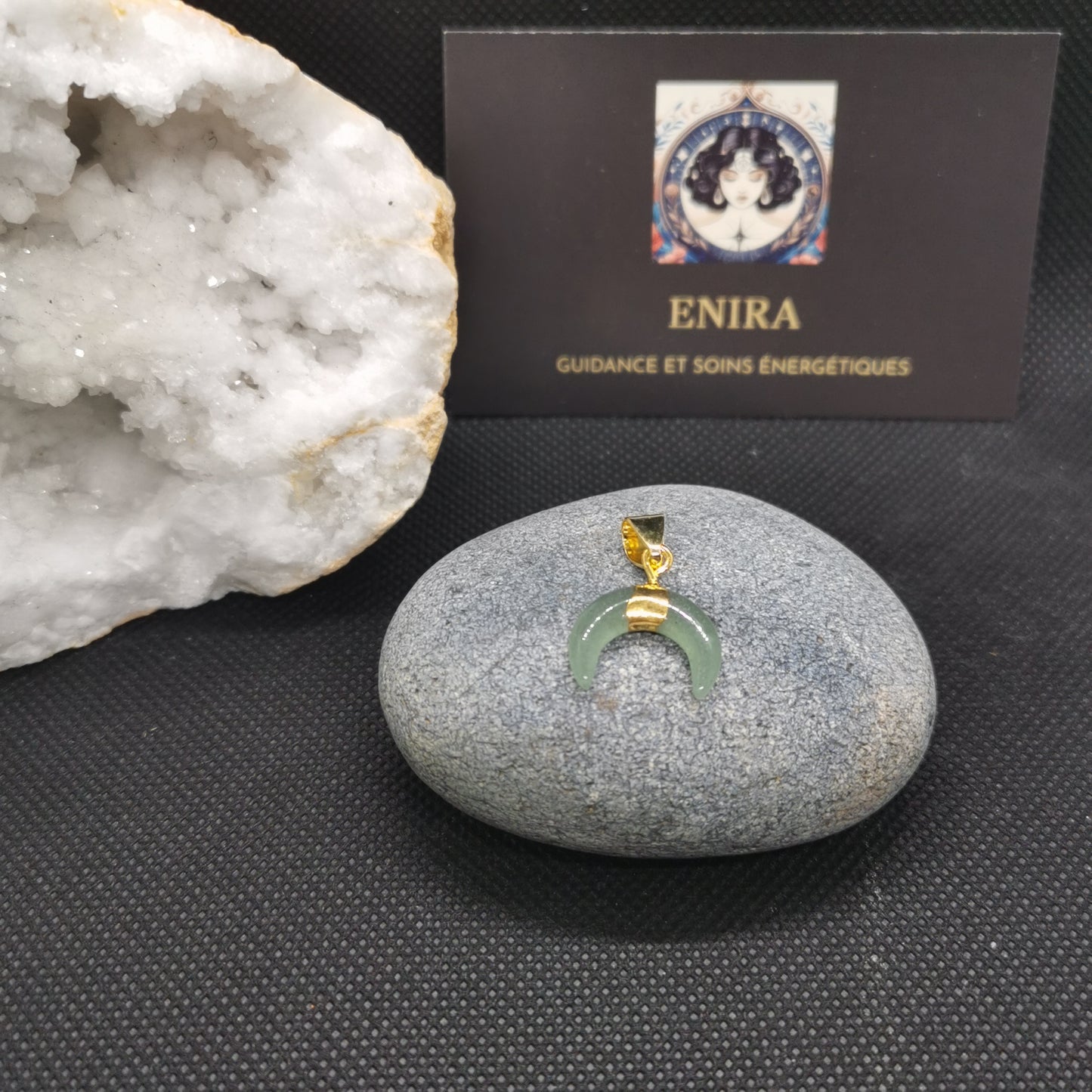 Pendentif Lune Croissante Aventurine Verte – Apaisement & Chance