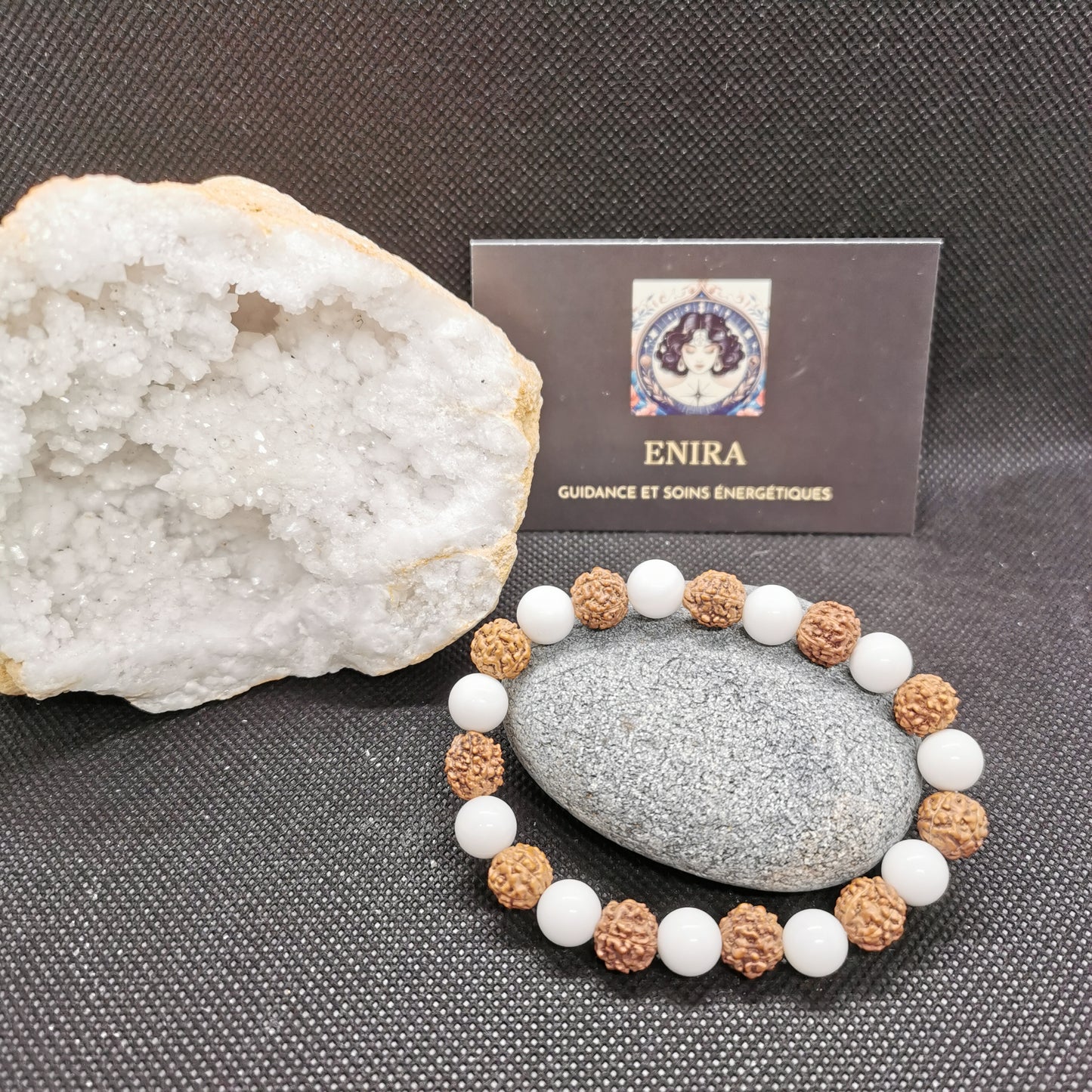 Bracelet en graines de Rudraksha et Coquillage Naturel – Énergie sacrée et sérénité 8mm