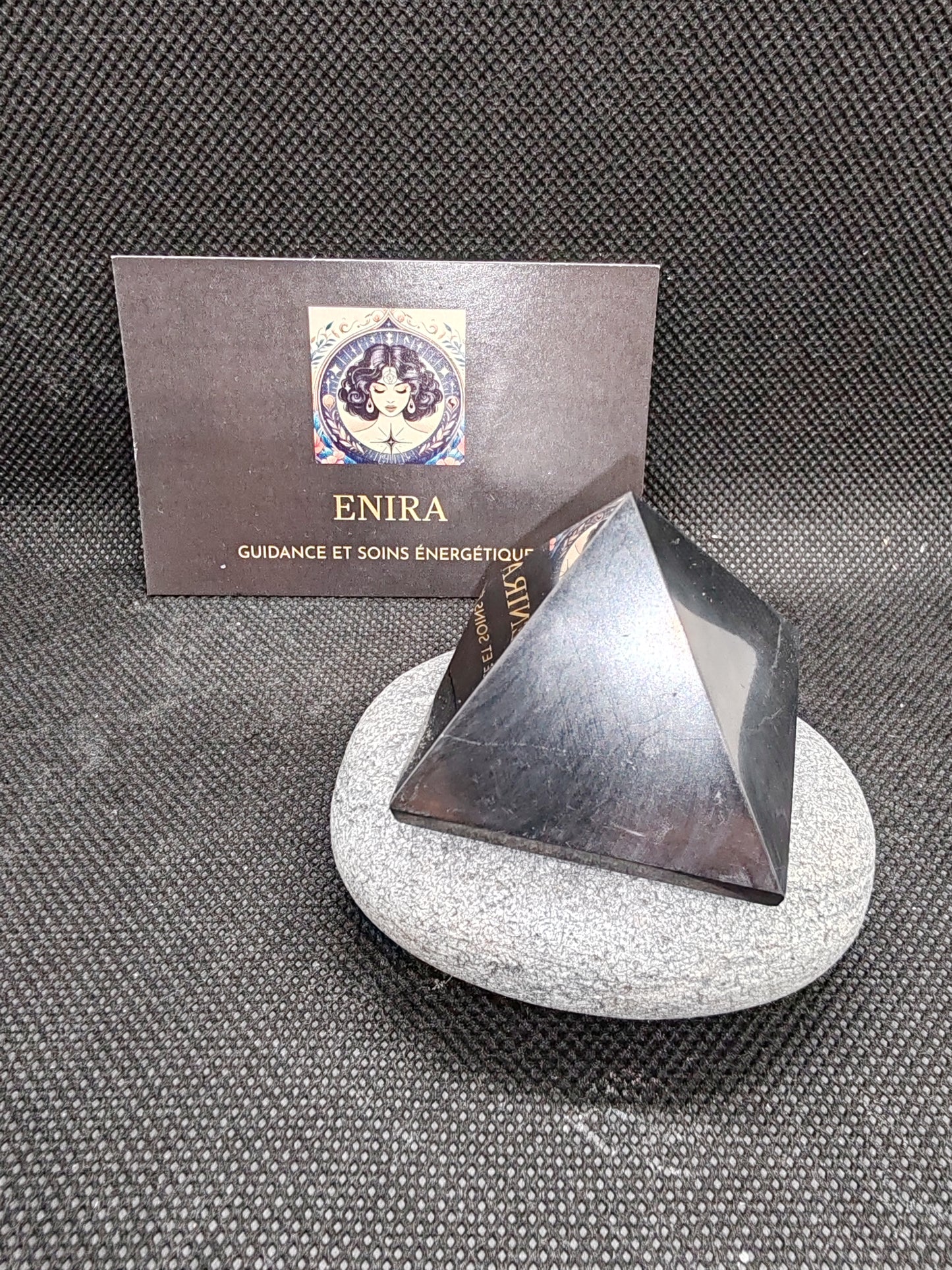 Pyramide en Shungite 4x4cm
