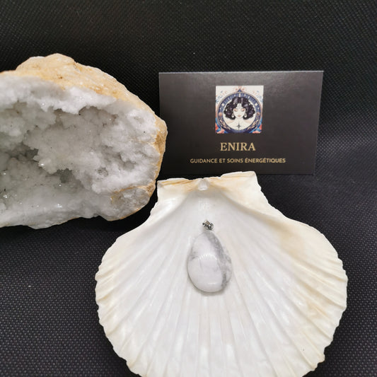 Pendentif Howlite Larme 3 cm avec Cordon – Sérénité & Détente Émotionnelle