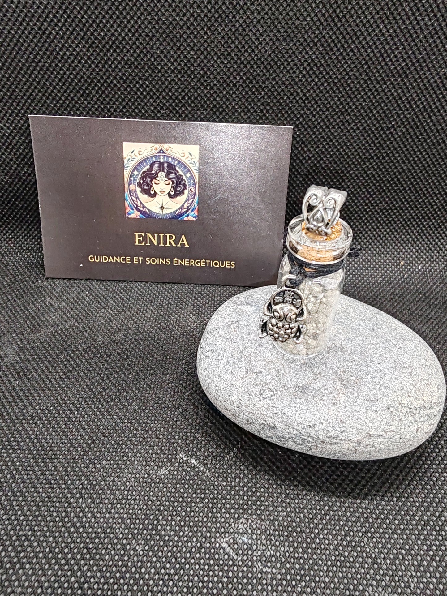 Fioles / Pendentifs en pierres naturelles et symboles