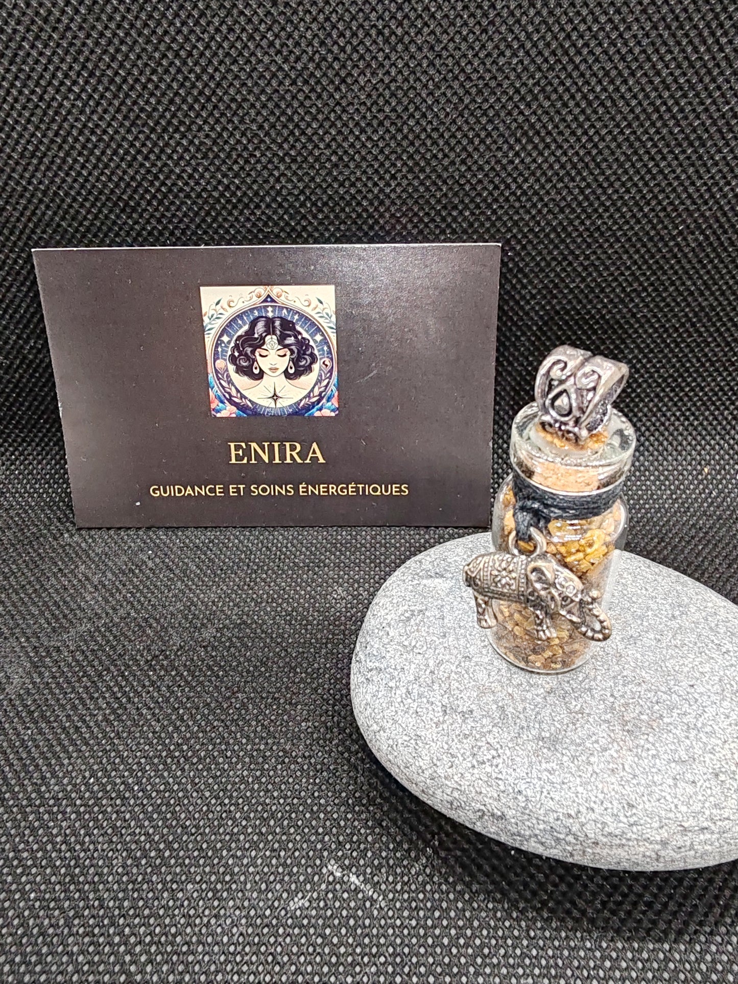 Fioles / Pendentifs en pierres naturelles et symboles